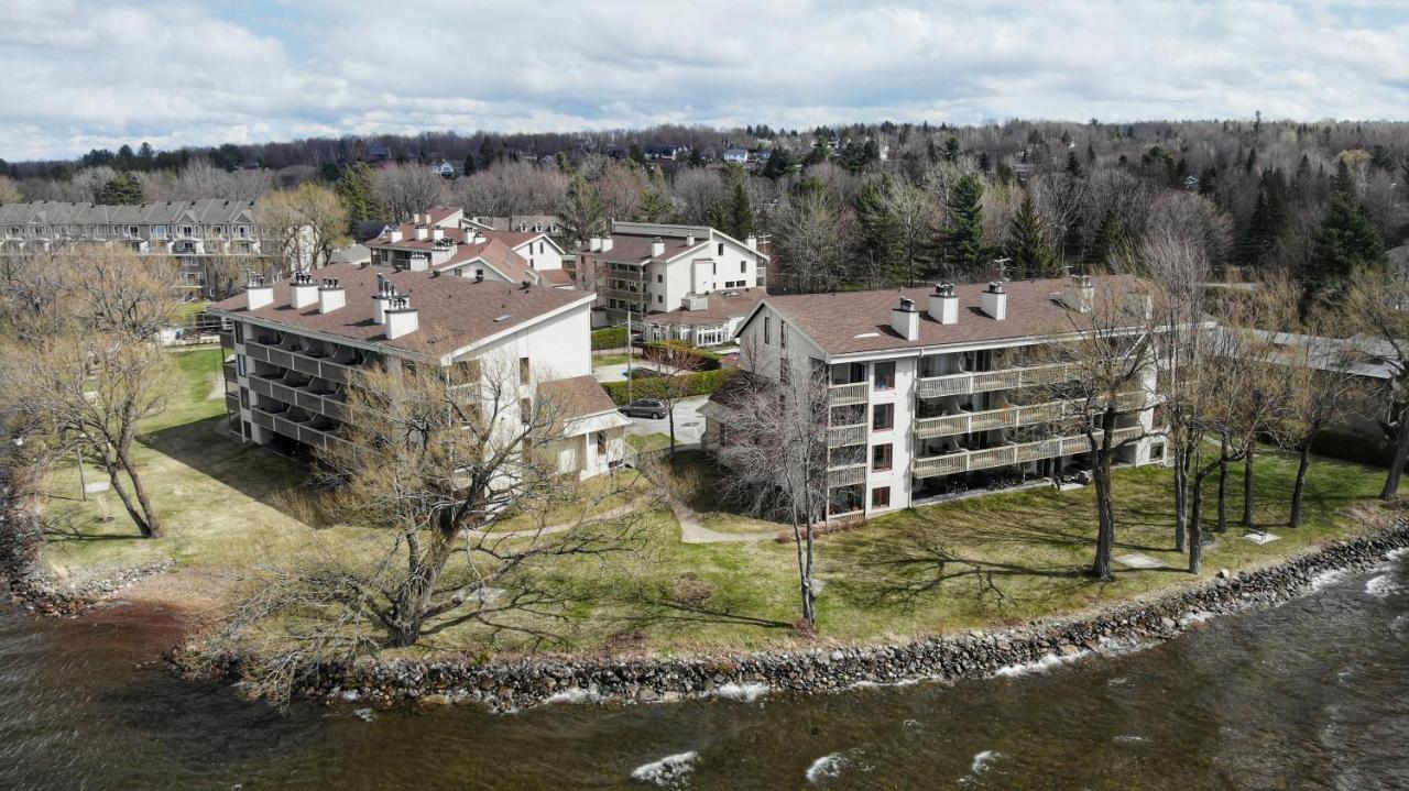 Location Tourisme Estrie - Oberge Du Village Magog Exteriér fotografie